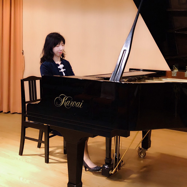 ピアノ講師