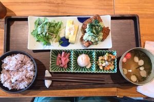 築地本願寺カフェ Tsumugi